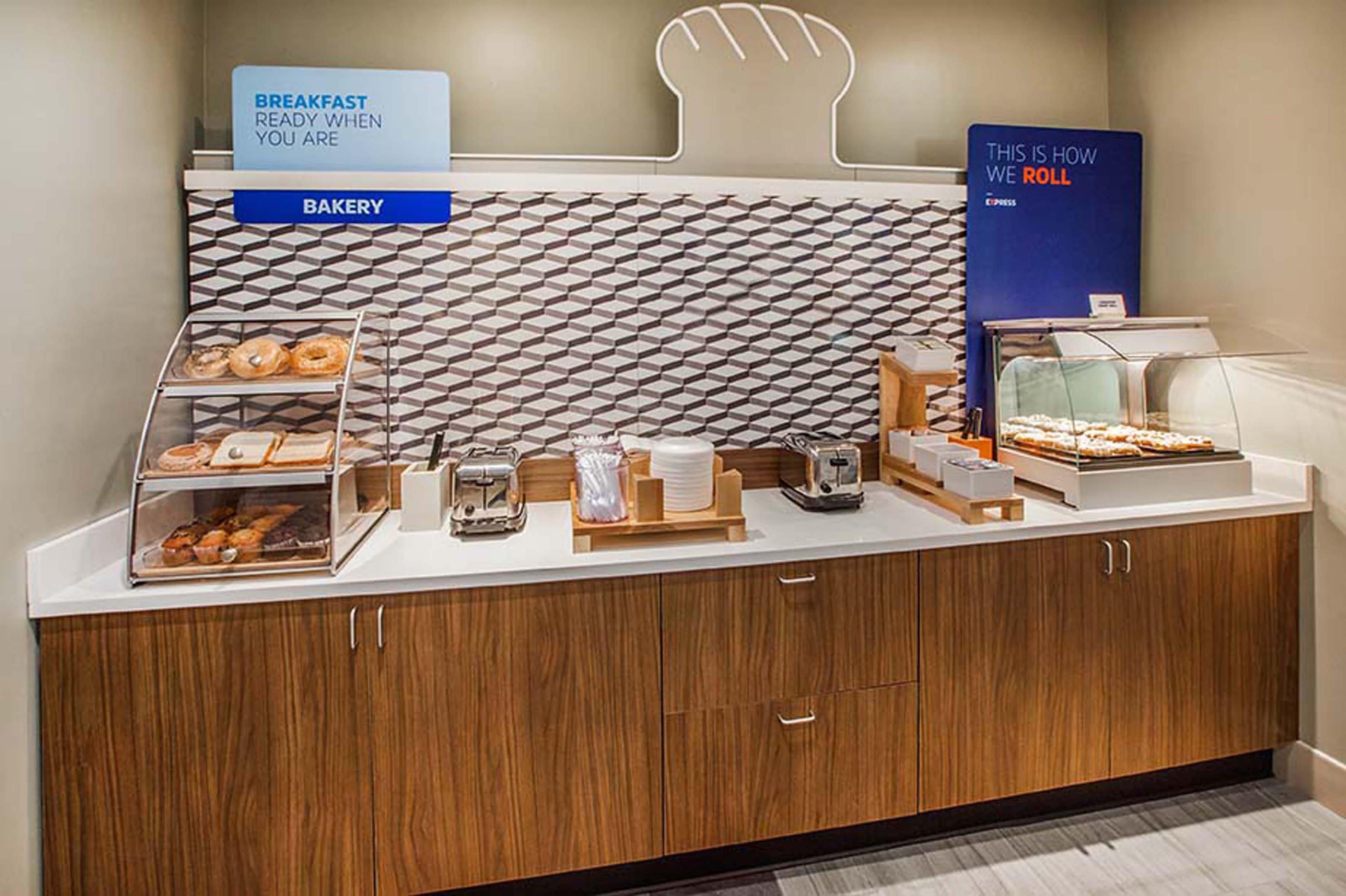 Holiday Inn Express & Suites Jackson/Pearl International Airport Esterno foto