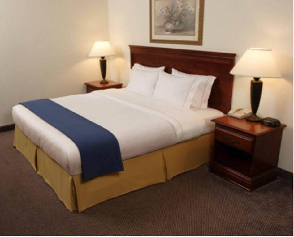 Holiday Inn Express & Suites Jackson/Pearl International Airport Esterno foto
