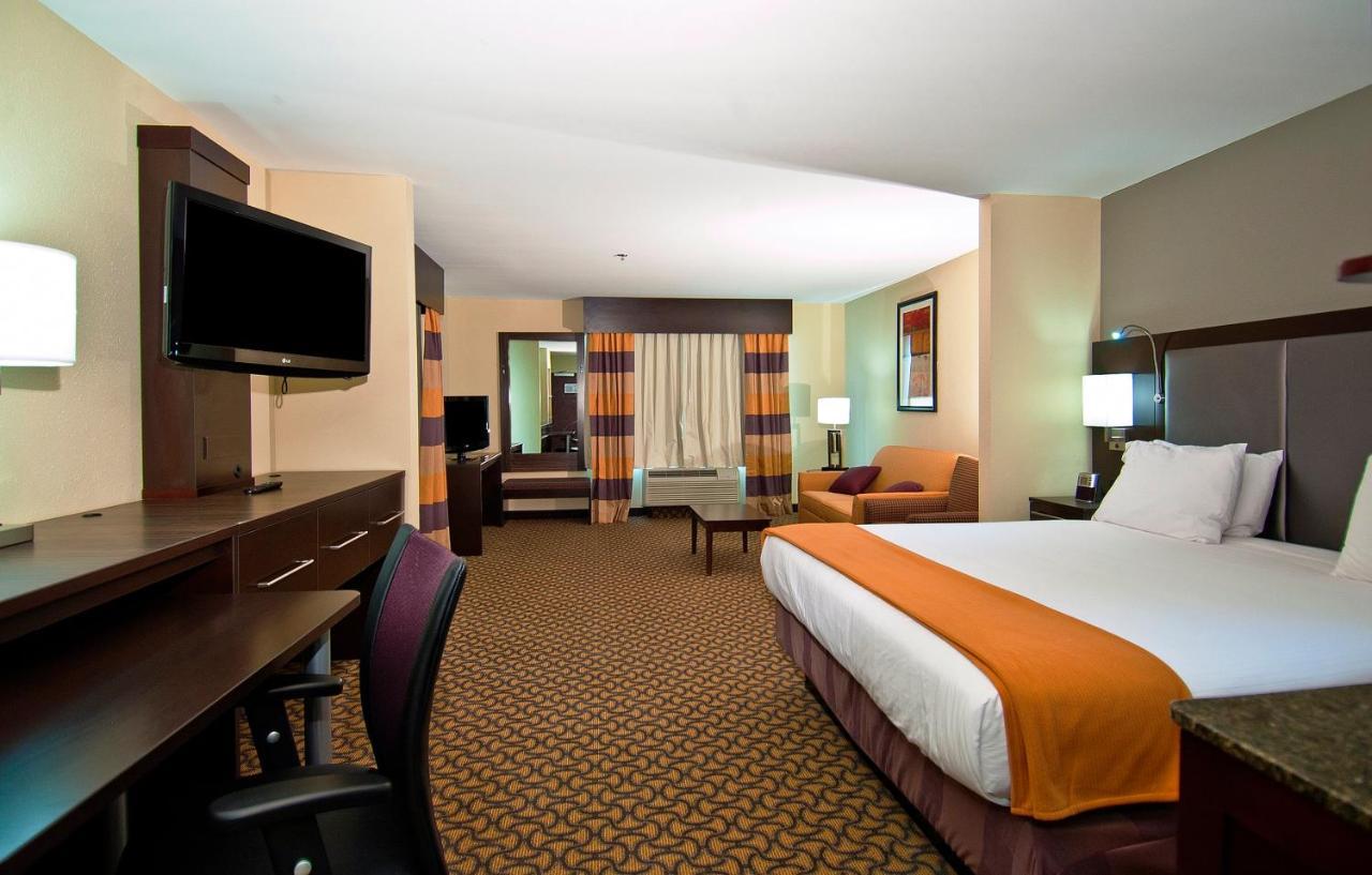 Holiday Inn Express & Suites Jackson/Pearl International Airport Esterno foto